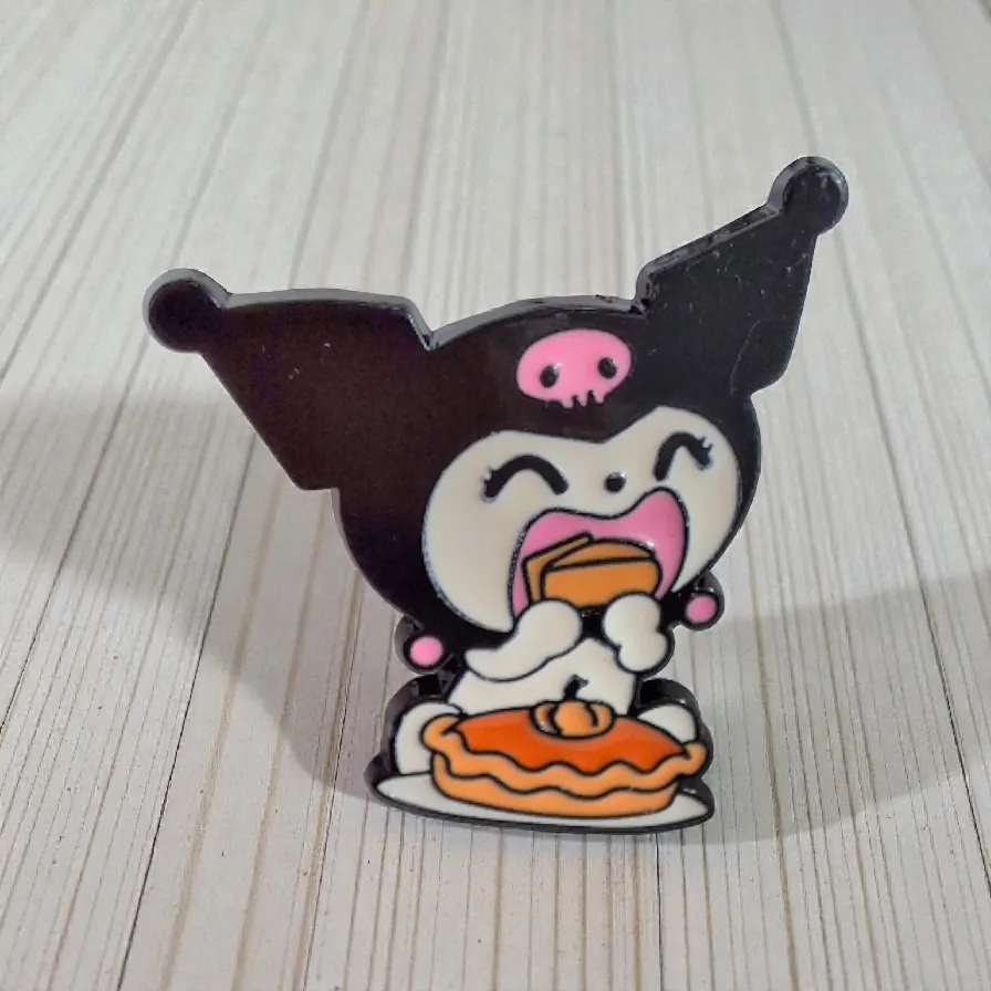 [HKF001] Kuromi comiendo pastel