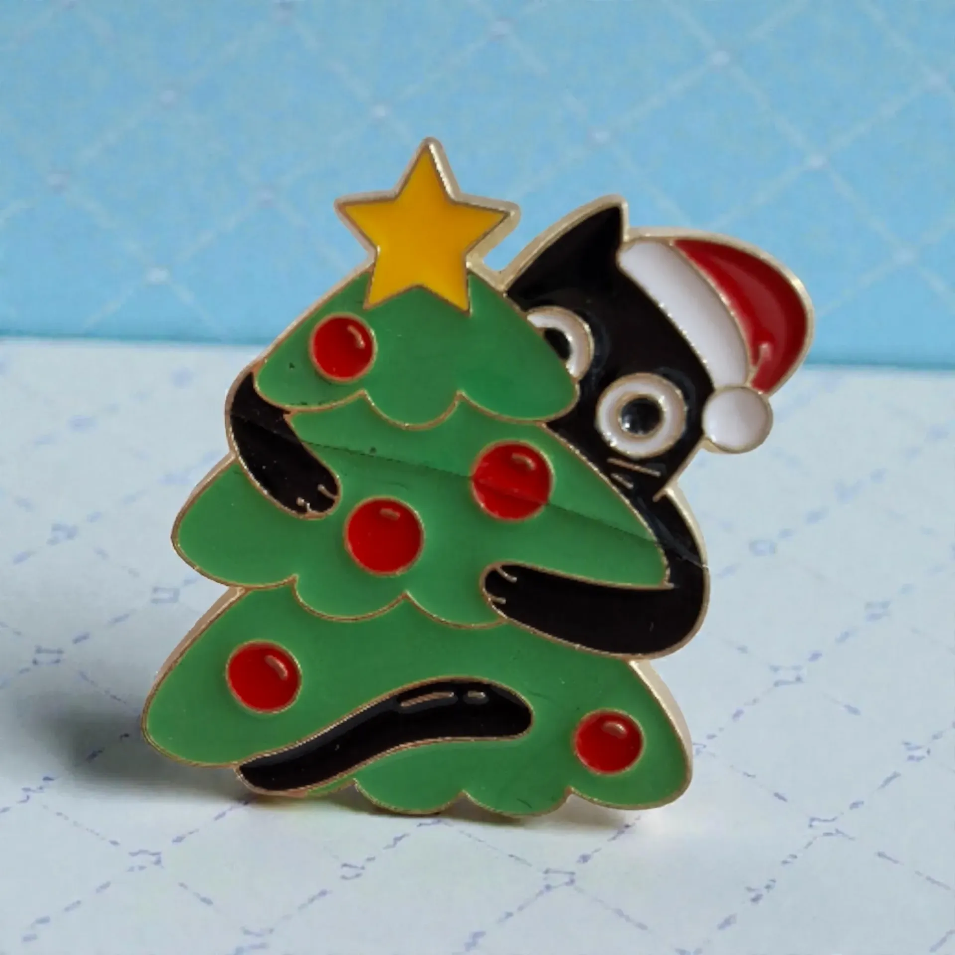 Gato con arbol 